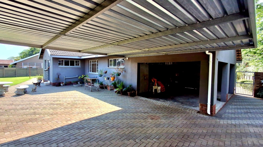 3 Bedroom Property for Sale in Roodia Free State